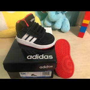 Adidas infant/toddler sneakers size 5 US